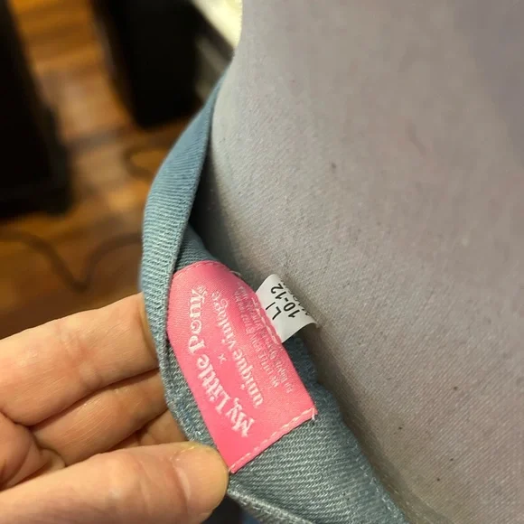 Blue Denim Skirt with Embroidered Design - Picture 5 of 7